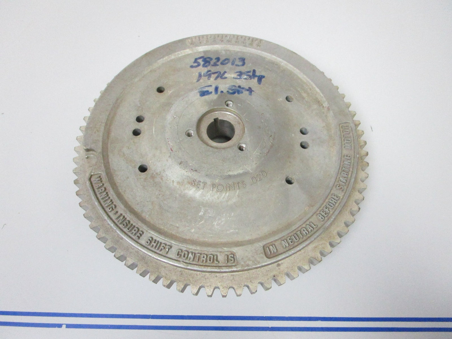 *NEW OEM* 0720 OMC Johnson Evinrude 1976 35hp Flywheel 582013 581353