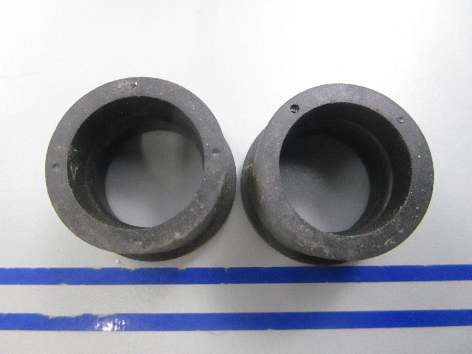 NEW OEM (LOT OF 2) 908594 0908594 OMC Johnson Evinrude Grommet 0810