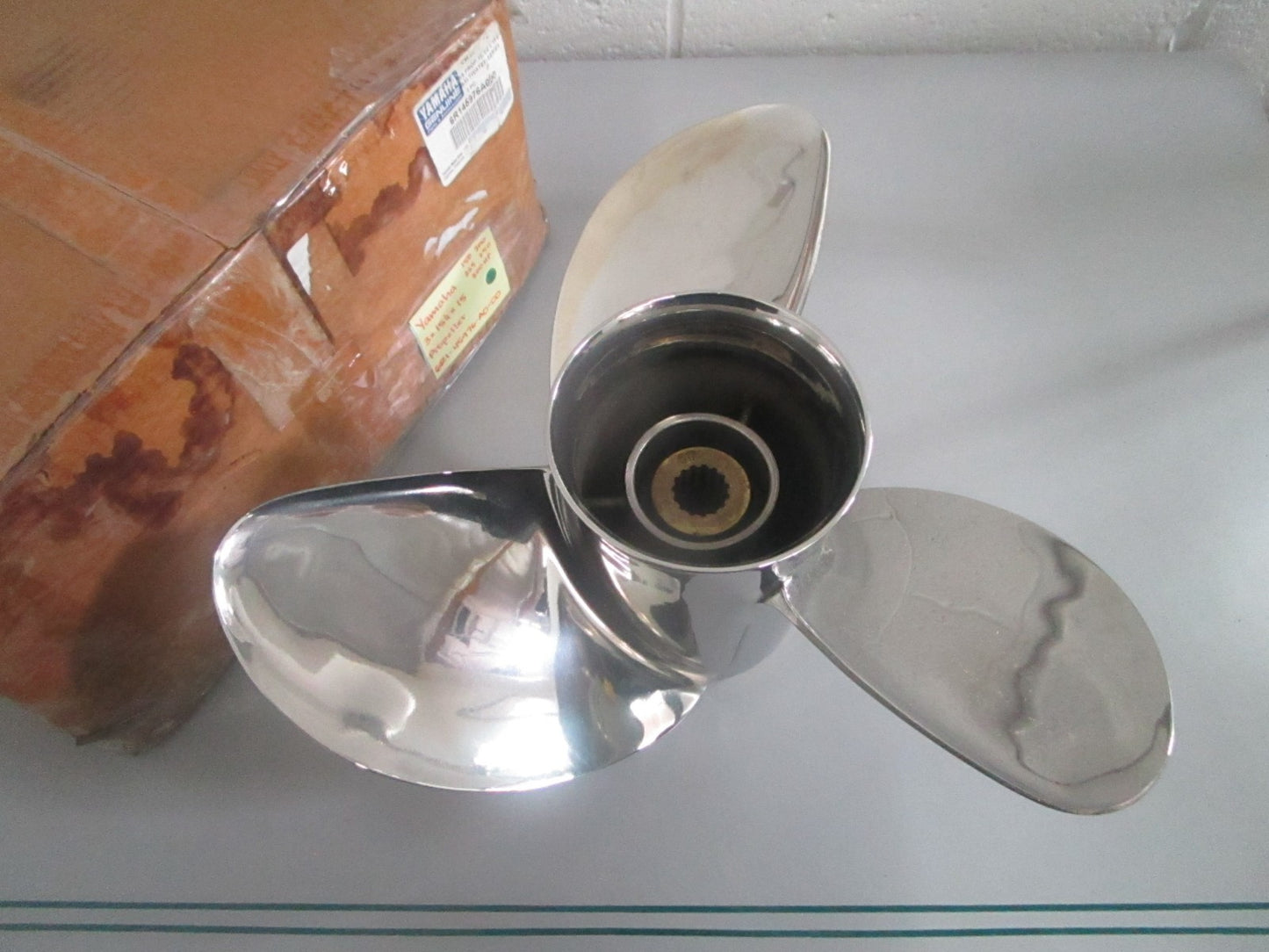NEW OEM 6R1-45976-A0-00 Yamaha 150-300HP 3×15¼×15 Propeller 0820