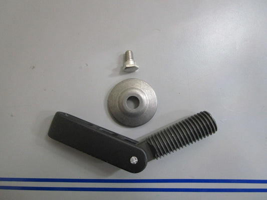 *NEW OEM* 0770 OMC Johnson Evinrude Clamp Screw 388052 0388052