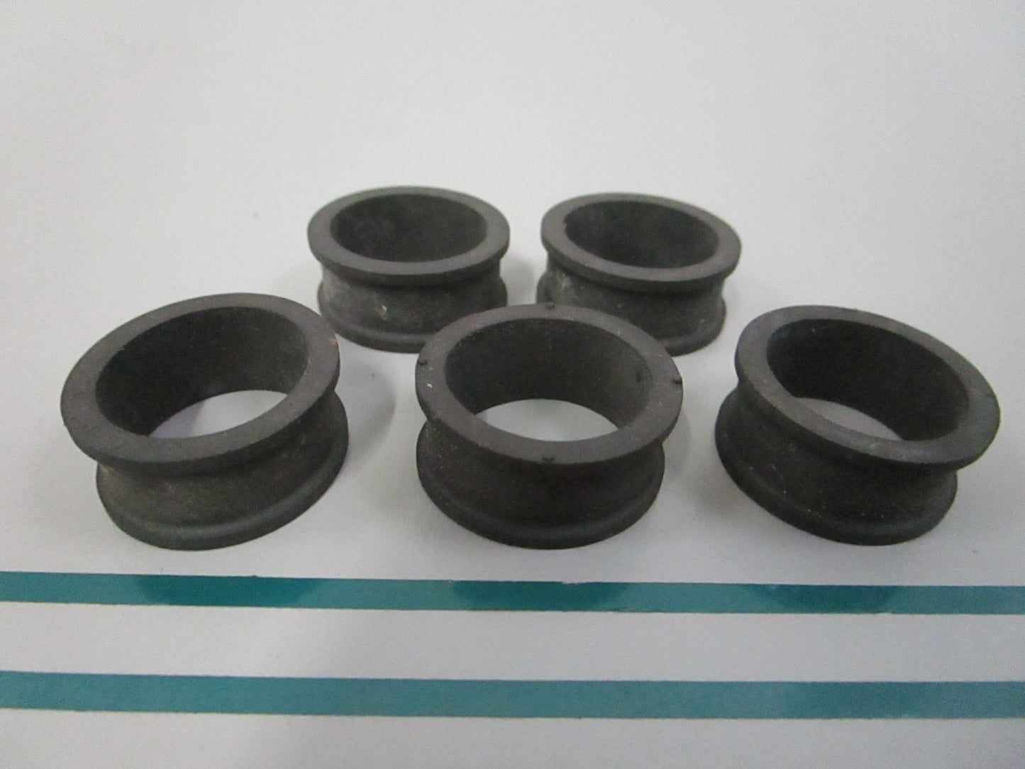 NEW OEM (LOT OF 5) 321692 0321692 OMC Johnson Evinrude Grommet 0810