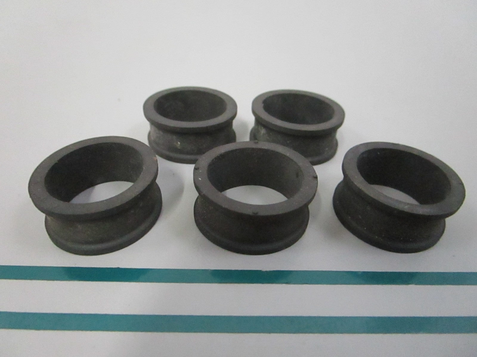 NEW OEM (LOT OF 5) 321692 0321692 OMC Johnson Evinrude Grommet 0810