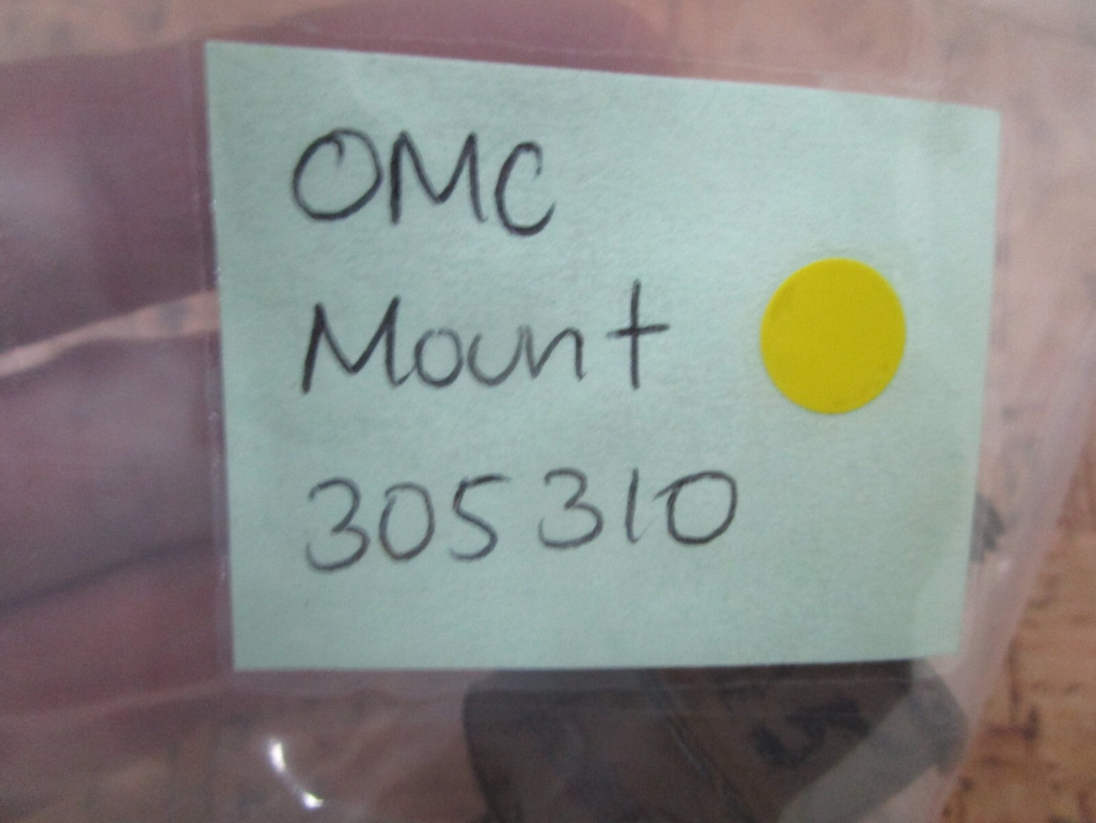 *NEW OEM* 0750 OMC Johnson Evinrude MOUNT 305310 0305310