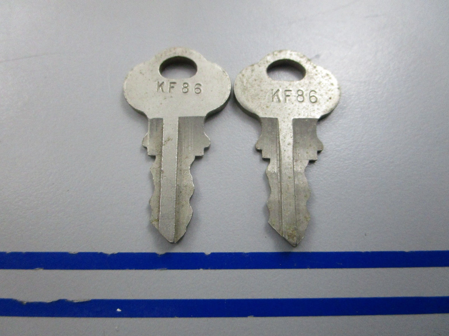 NEW OEM (LOT OF 2) 501601 0501601 OMC Johnson Evinrude  Ignition Key KF86 0810