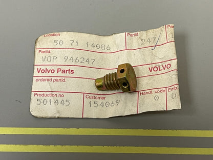 *NEW OEM* 0810 Volvo Penta Lock Screw 946247