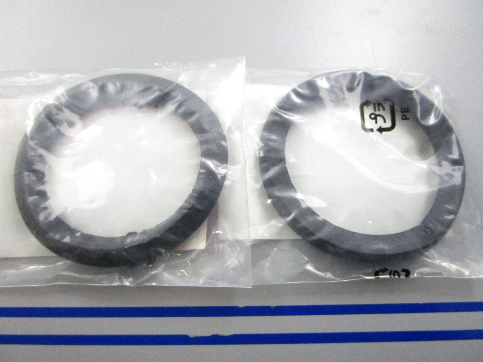 *NEW OEM* (LOT OF 2) 0810 Honda Seal 11831-ZW5-000