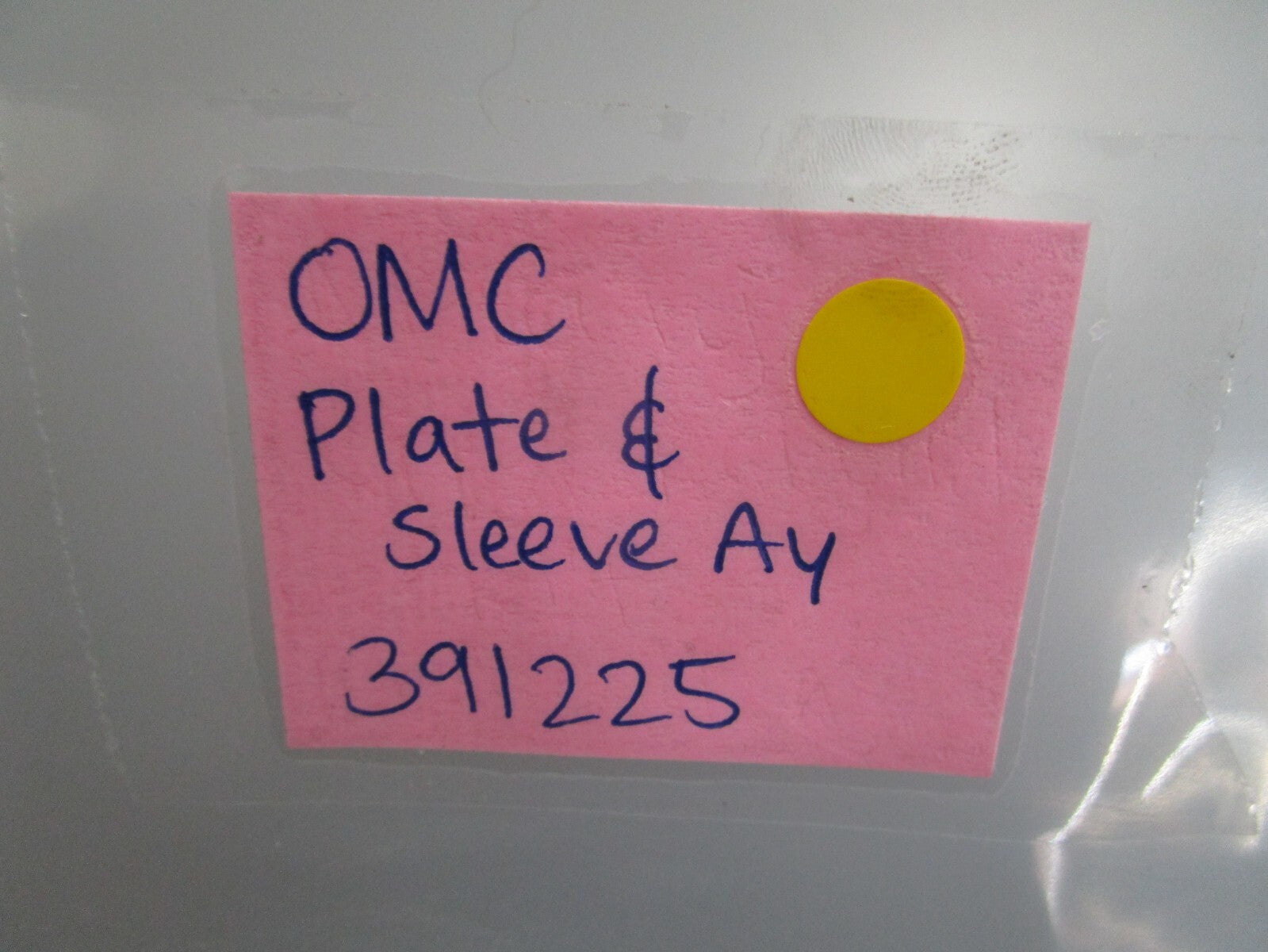 *NEW OEM* 0820 OMC Johnson Evinrude Plate & Sleeve Ay 391225 0391225