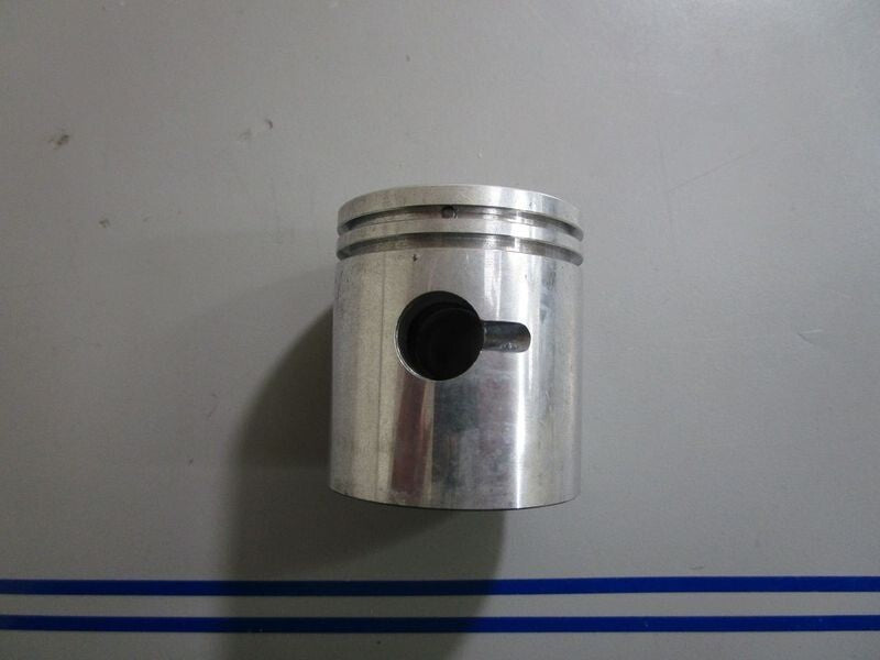 *NEW OEM* 0770 Suzuki Piston 12110-98402