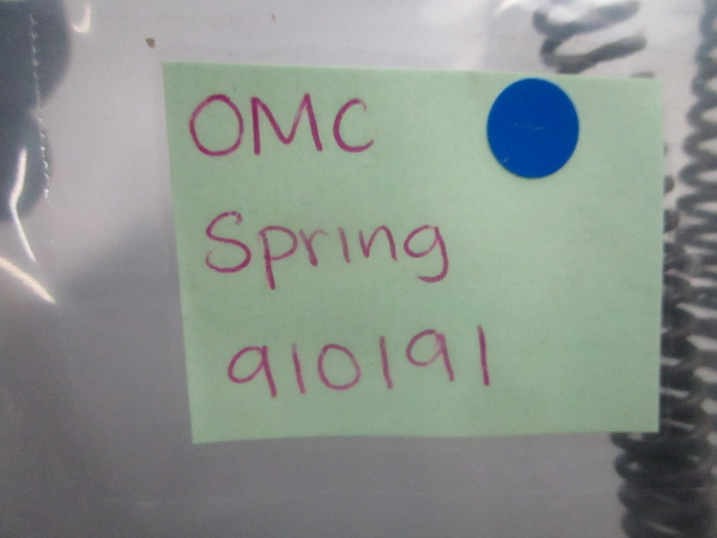 *NEW OEM* 0810 OMC Johnson Evinrude Spring 910191 0910191