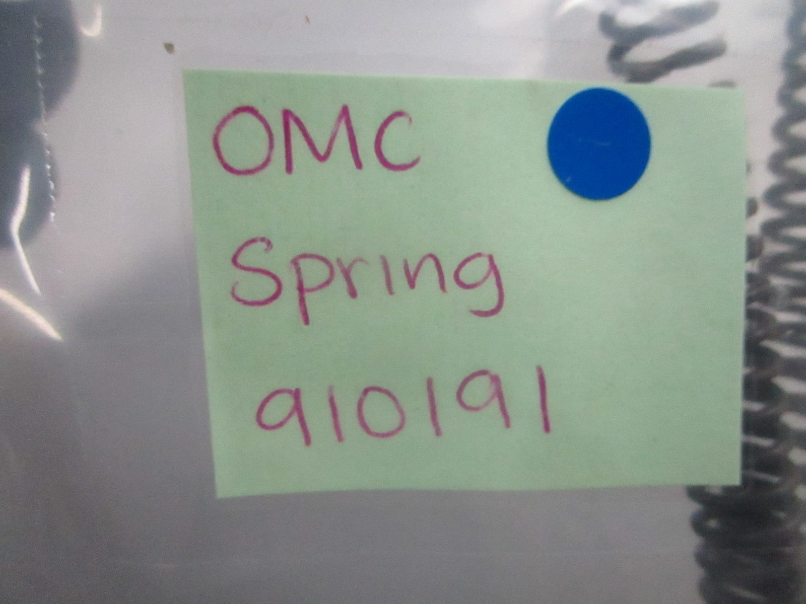 *NEW OEM* 0810 OMC Johnson Evinrude Spring 910191 0910191