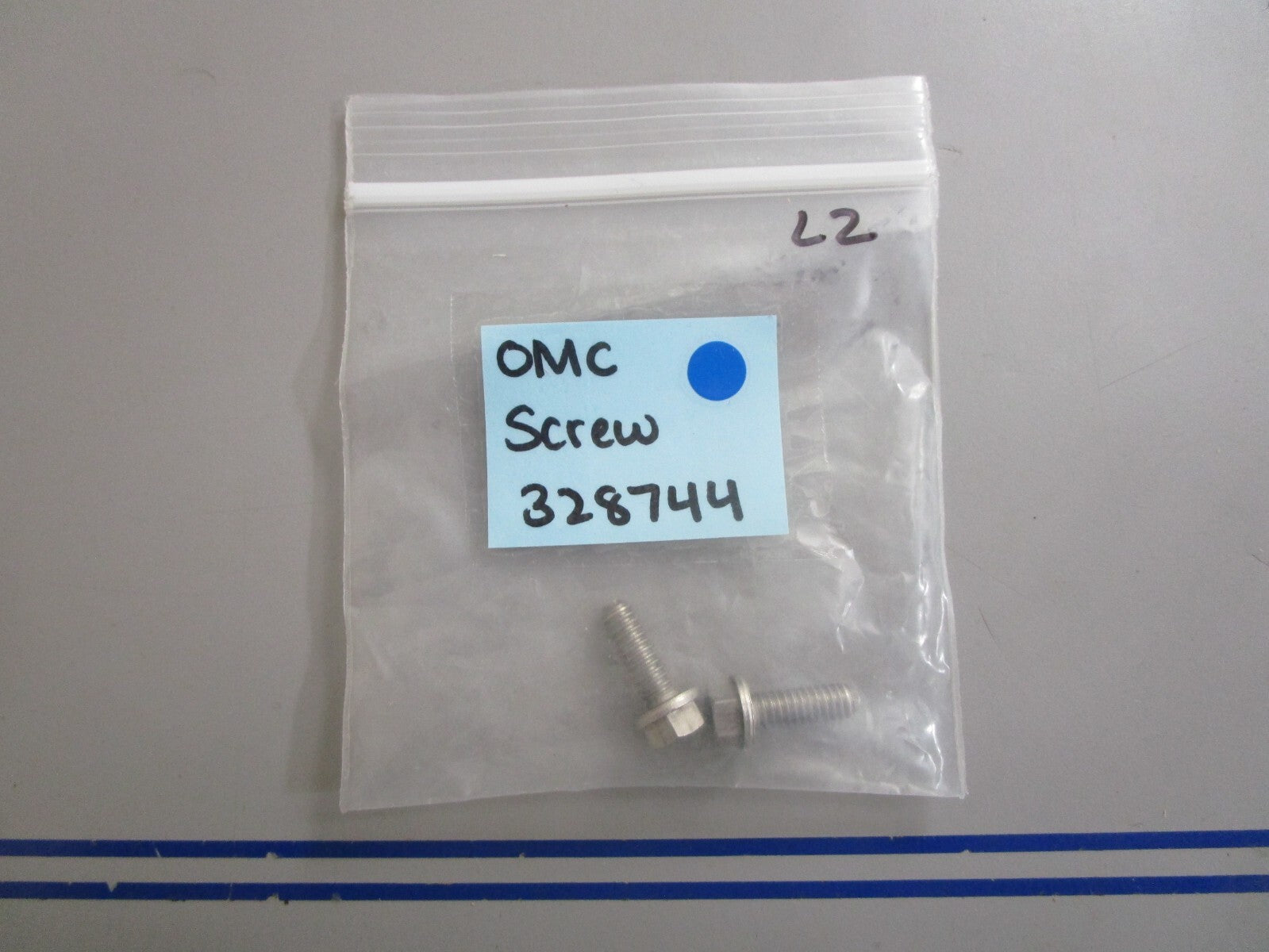 *NEW OEM* (LOT OF 2) 0810 OMC Johnson Evinrude Screw 328744 0328744