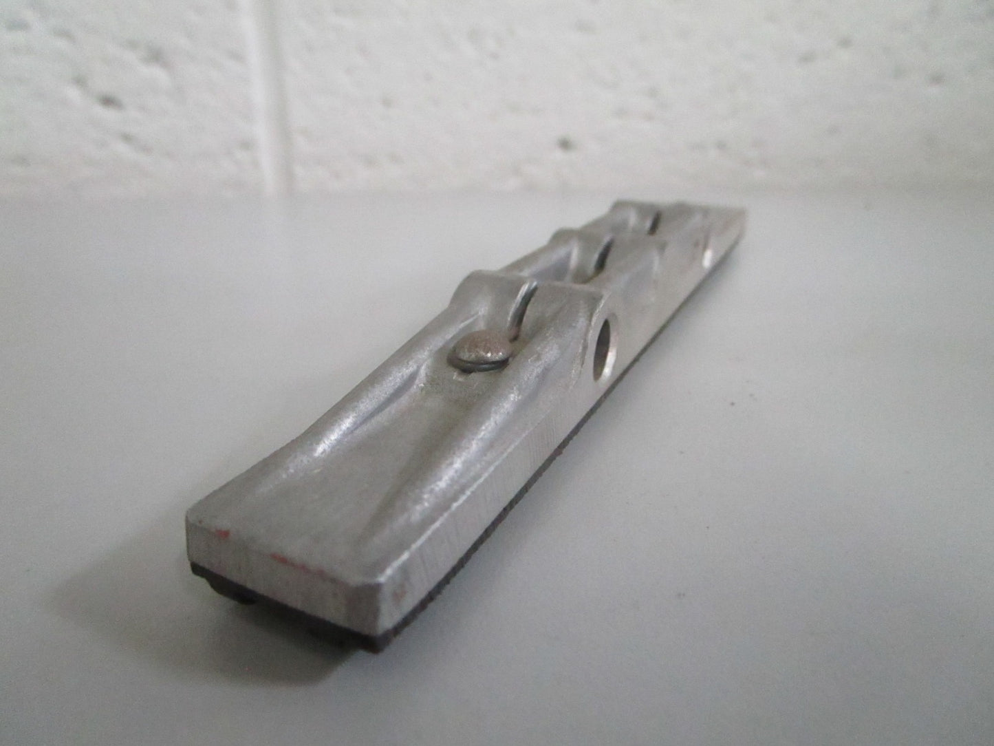 NEW OEM 1800501416 Mercedes-Benz Timing Chain Guide Rail 0820