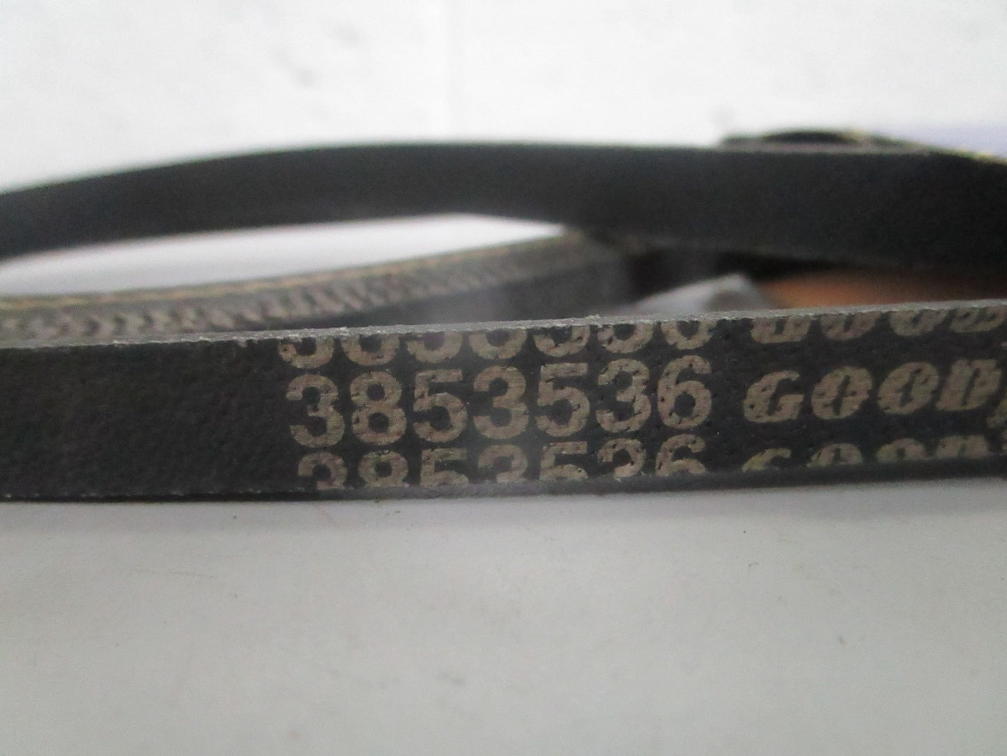 NEW OEM 3853536 Volvo Penta Belt 0820