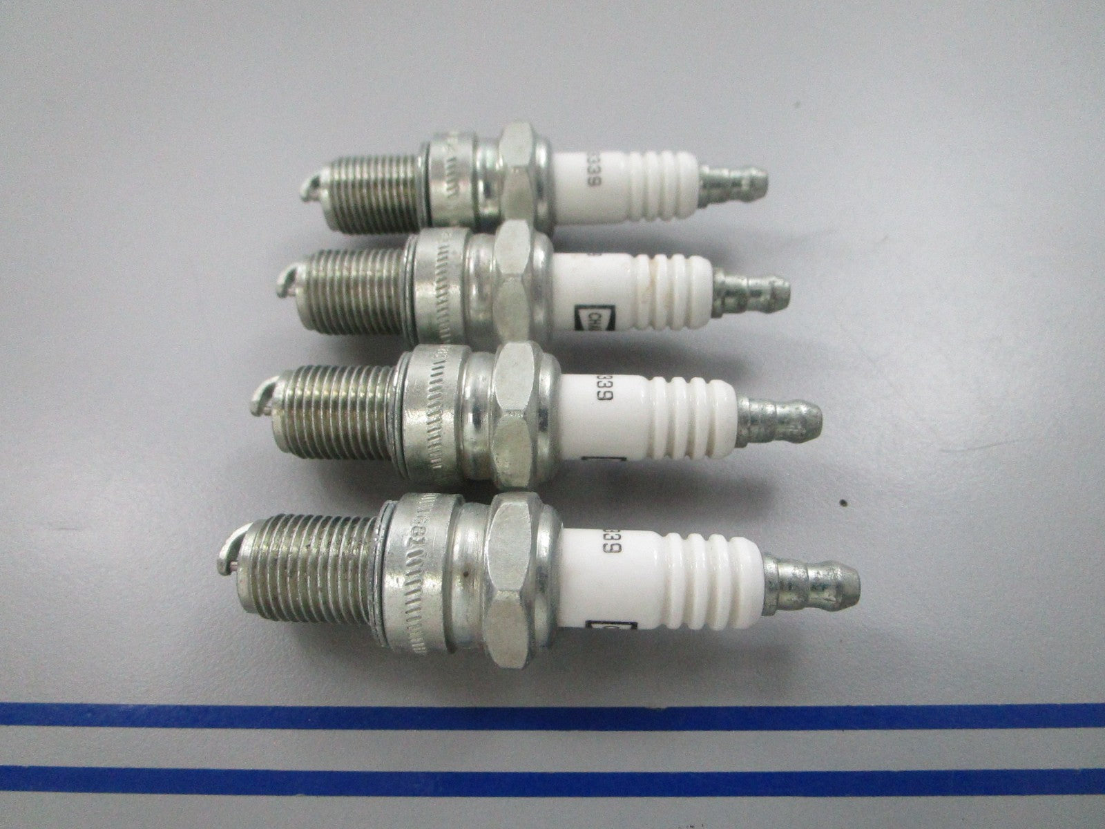 NEW (LOT OF 4) 8339 Champion Spark Plug 0810