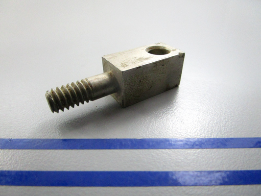 NEW OEM 316715 0316715 OMC Johnson Evinrude Connector 0810