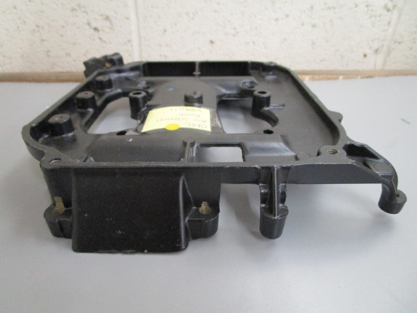 *NEW OEM* 0820 OMC Johnson Evinrude Air Silencer Base 329611 0329611