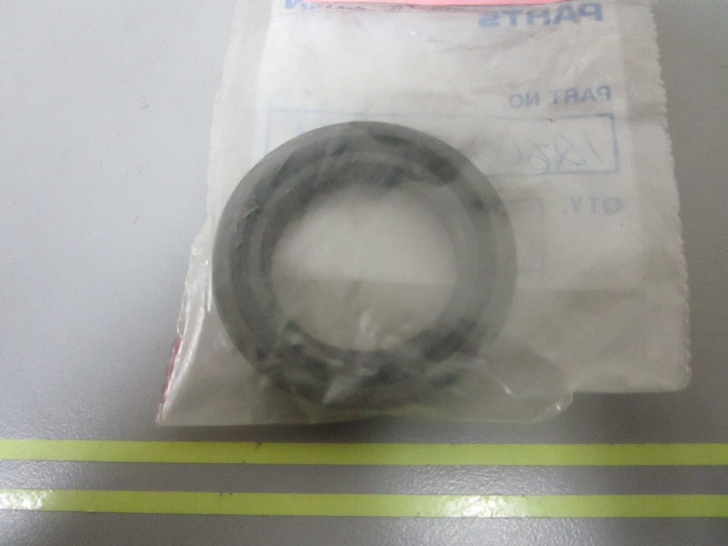 *NEW OEM* 0810 Tohatsu Oil Seal 126-00121-0