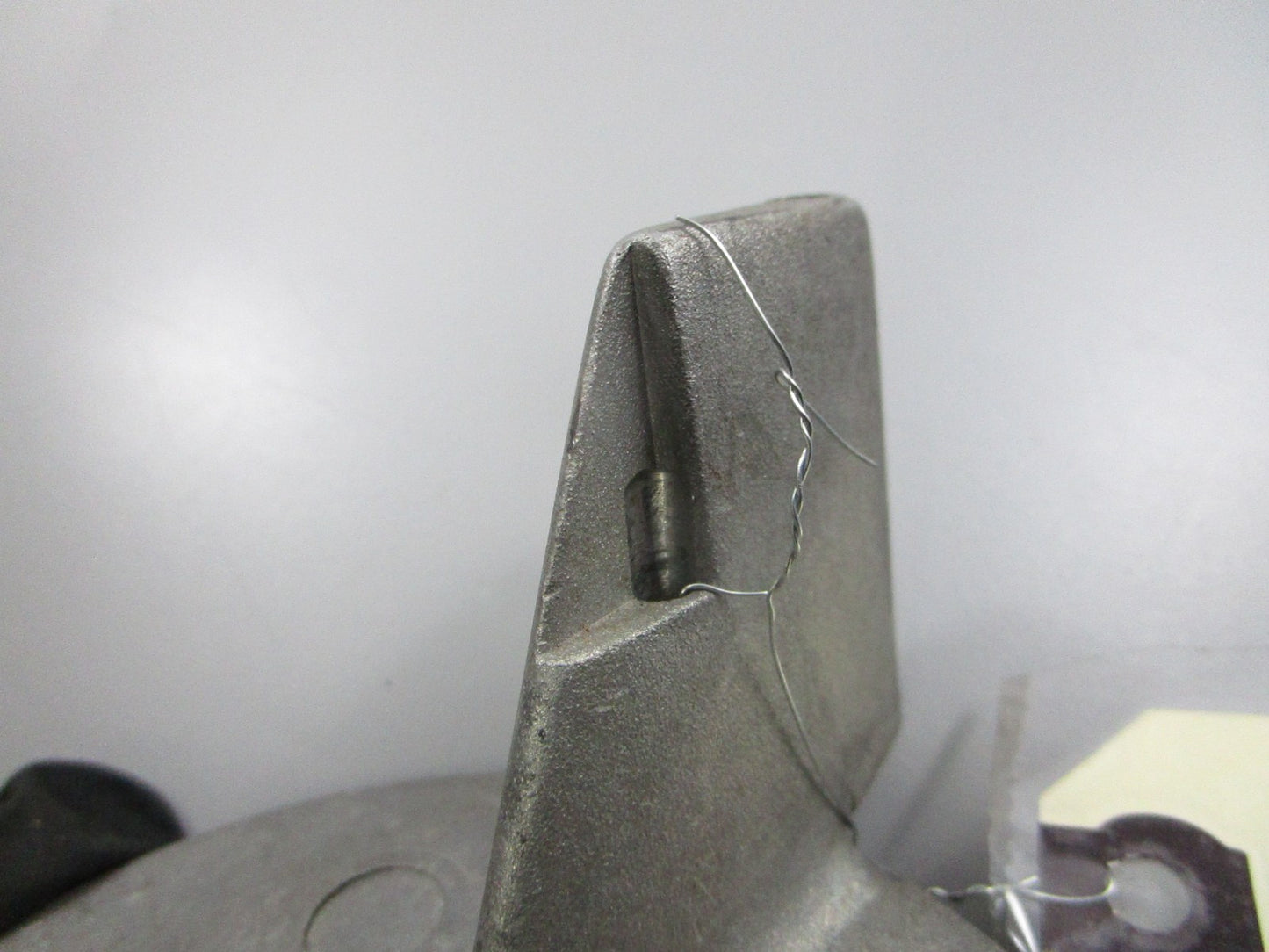 *NEW OEM* 0810 OMC Johnson Evinrude Trim Tab 333961 0333961