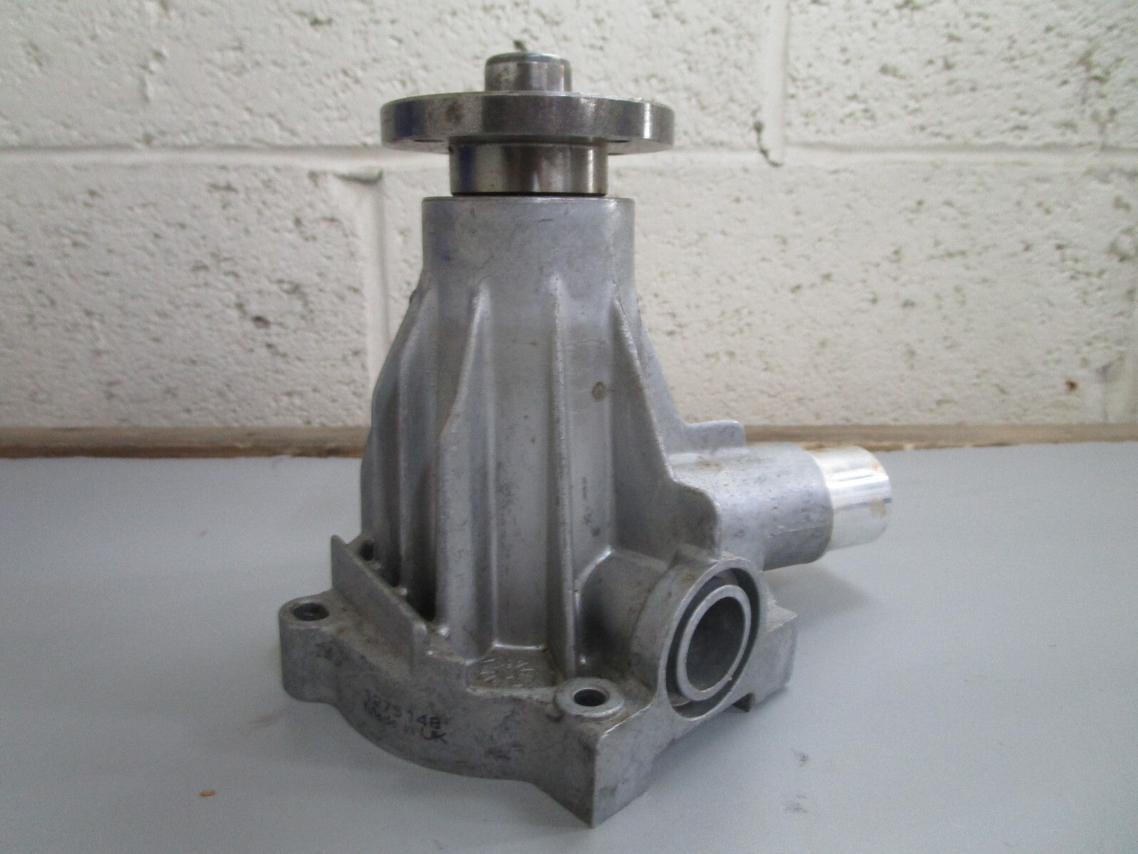 *NEW OEM* 0820 Volvo Penta Circulating Pump 3855804