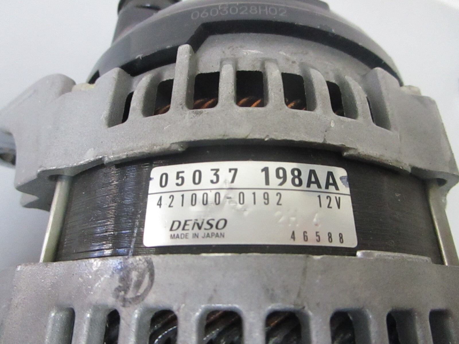 *NEW OEM* 0720 Denso 12V Alternator 05037 198AA 421000-0192