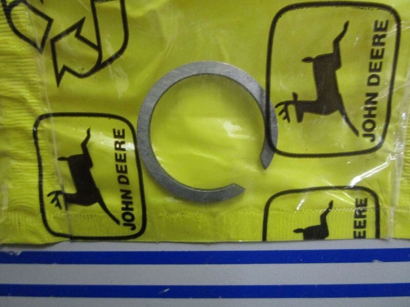 *NEW* 0770 John Deere Snap Ring R26220