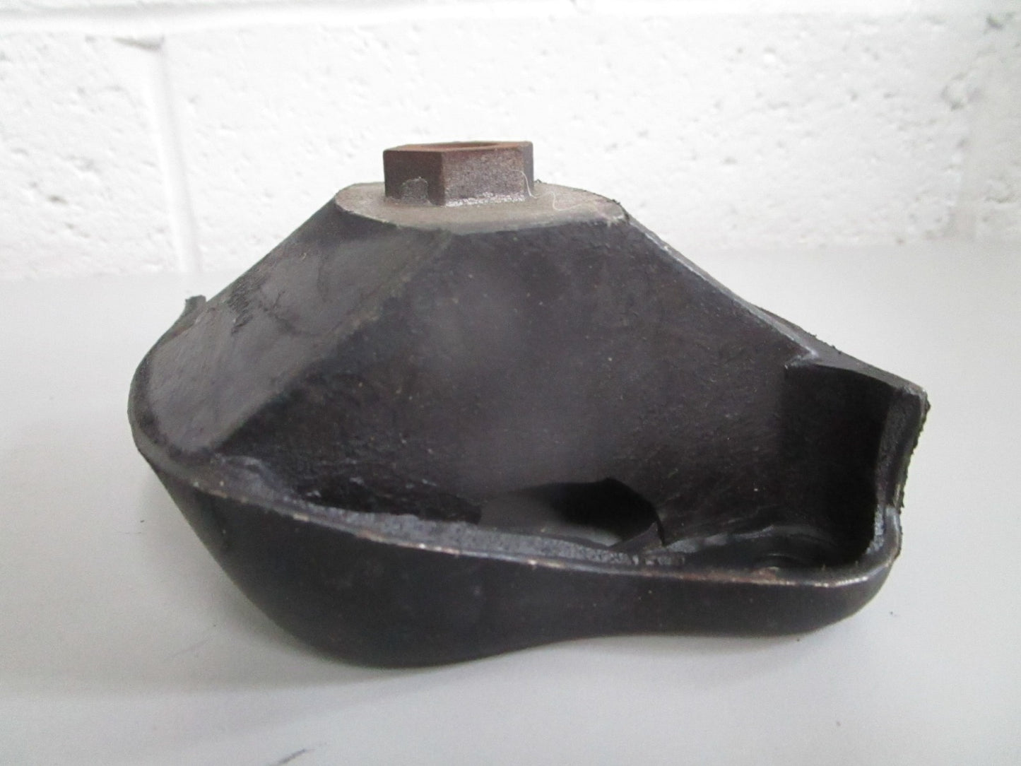 NEW OEM 1162230112 Mercedes-Benz Engine Mount 0820