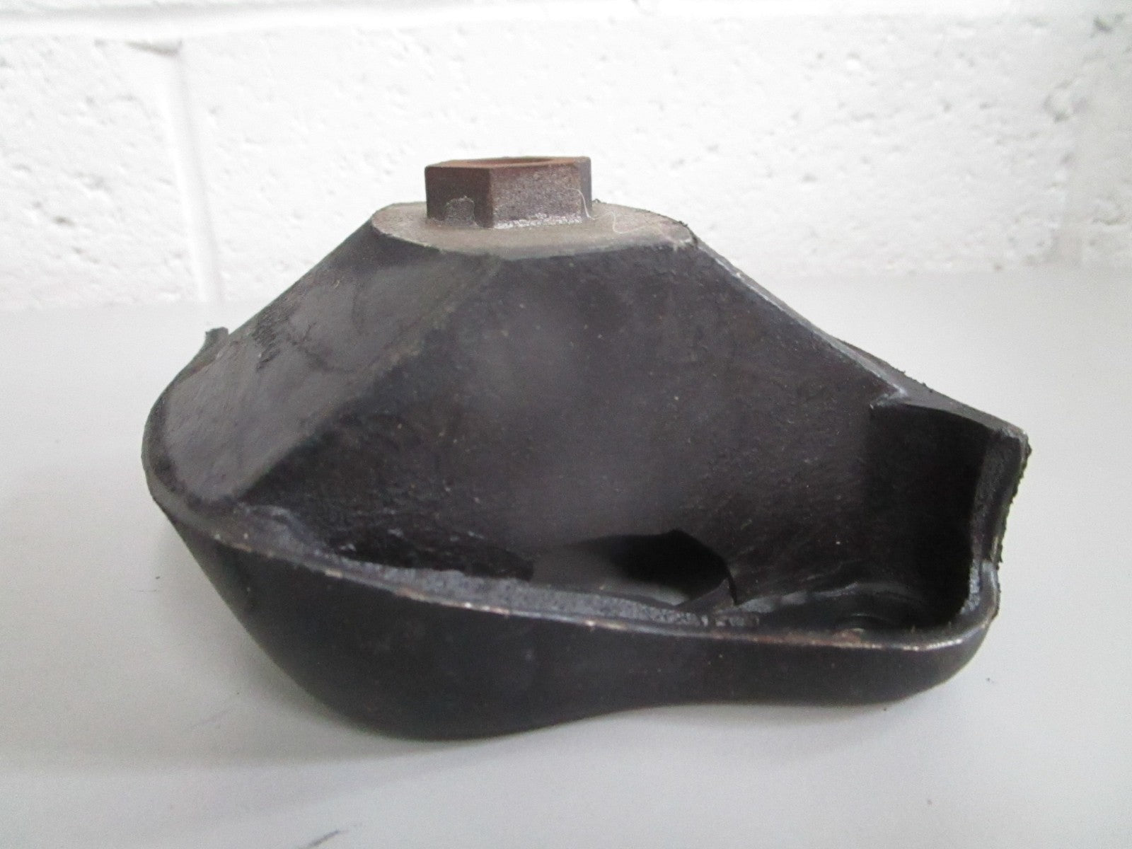 NEW OEM 1162230112 Mercedes-Benz Engine Mount 0820