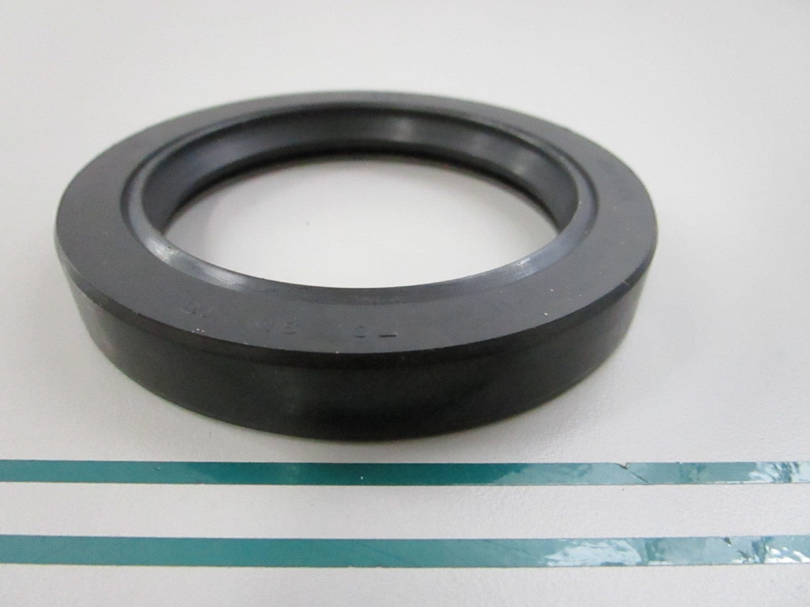 NEW LP100-H2048  For: LPM Total Source Oil Seal 0810