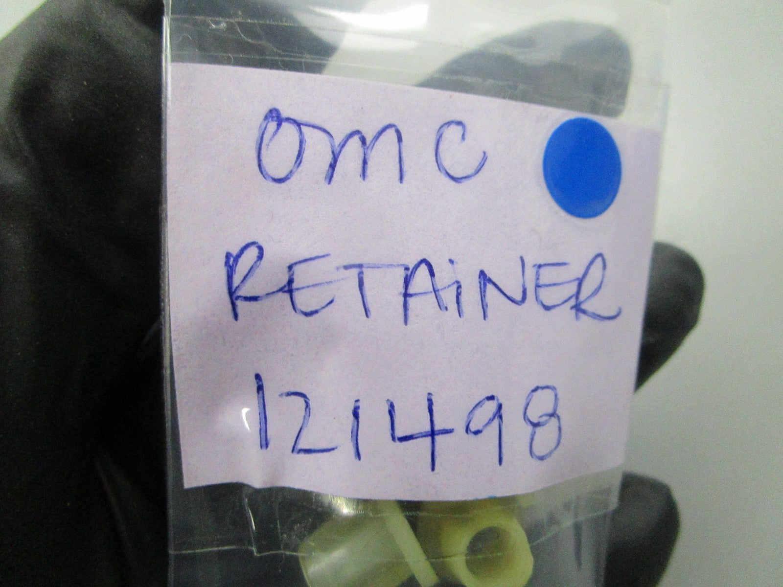 NEW OEM 121498 0121498 OMC Johnson Evinrude Retainer 0810