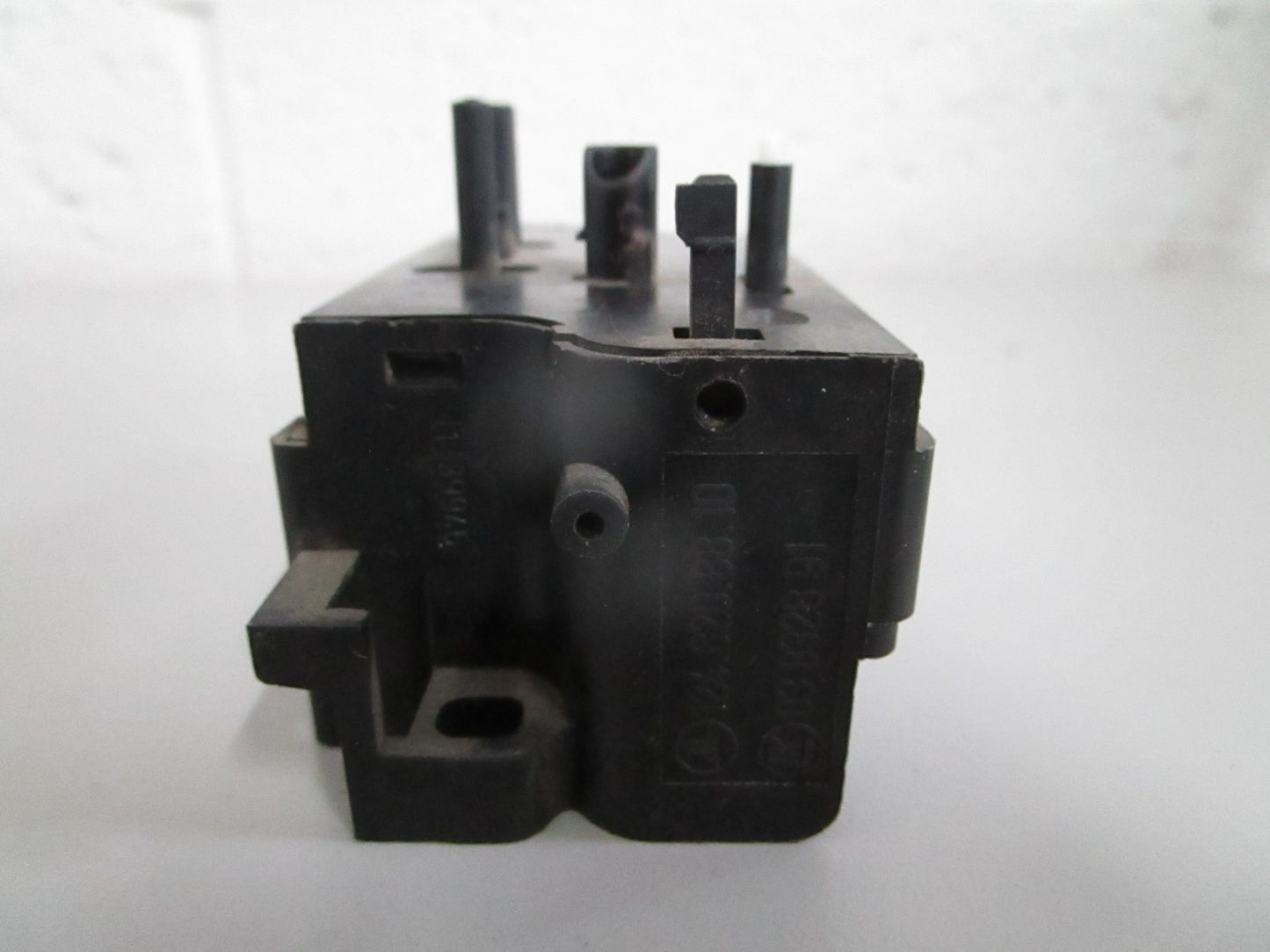 NEW OEM 1248208810 Mercedes-Benz Front Passenger Electric Seat Adjuster 0820