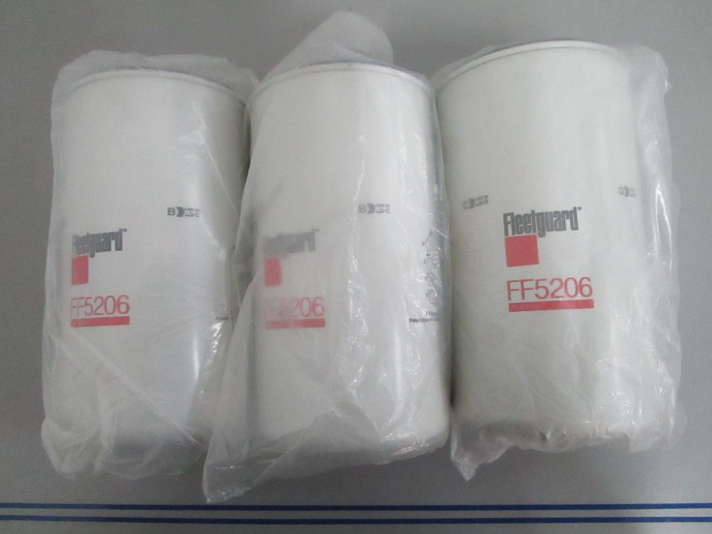 *NEW OEM* (LOT OF 3) 0820 Fleetguard Fuel Filter FF5206