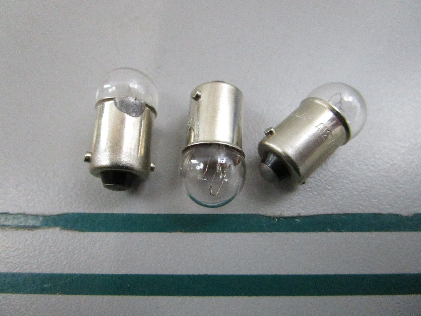 NEW OEM (LOT OF 3) 688-83516-00-00 Yamaha Bulb 0810