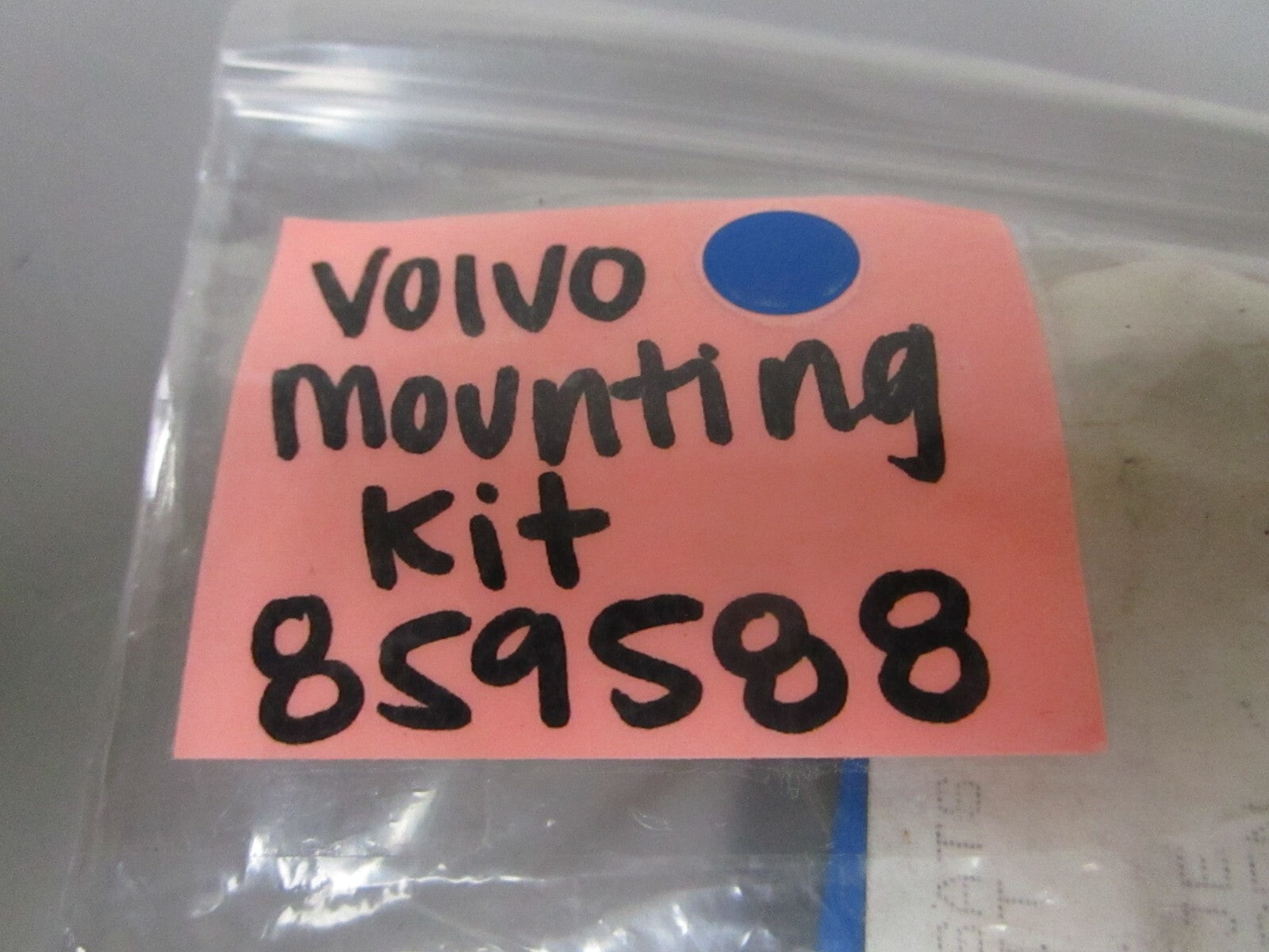 *NEW OEM* 0720 Volvo Penta Mounting Kit 859588