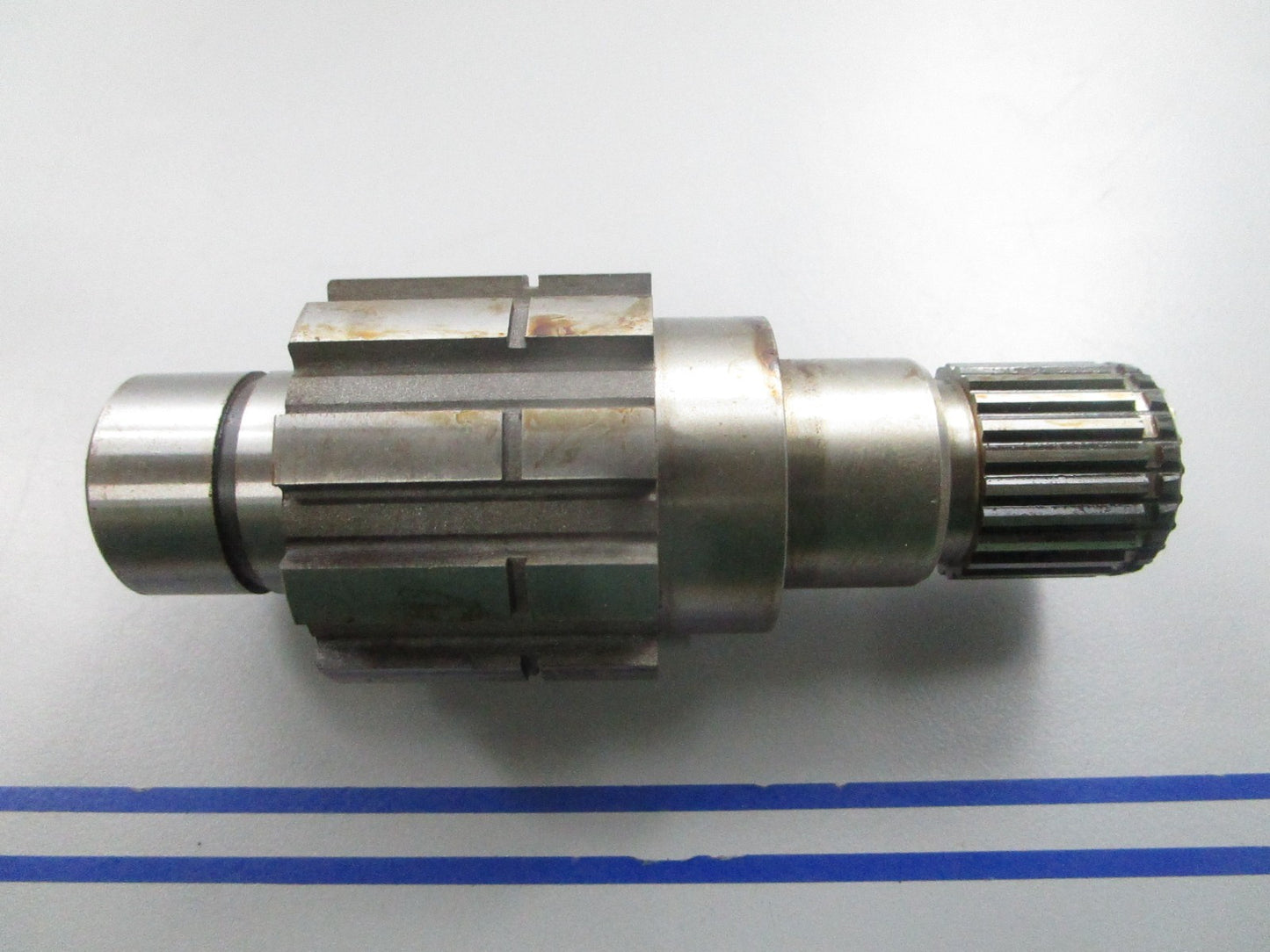 NEW OEM OMC Johnson Evinrude 982593 0982593 Shaft 0810
