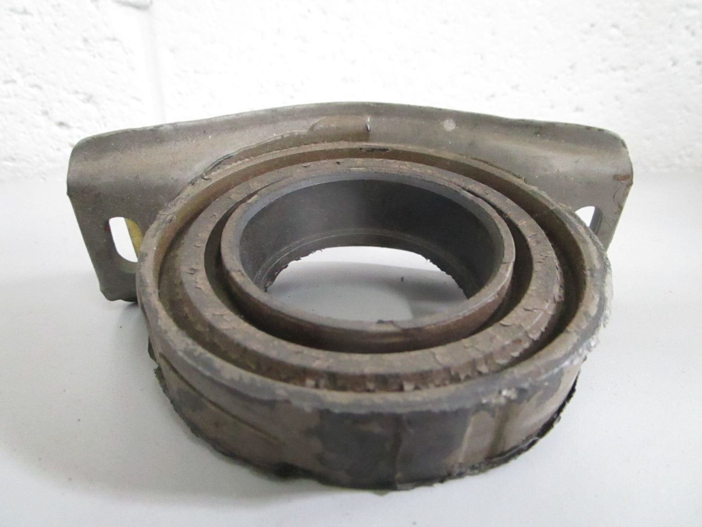 NEW OEM 1264100181 Merecedes-Benz Mounting 0820