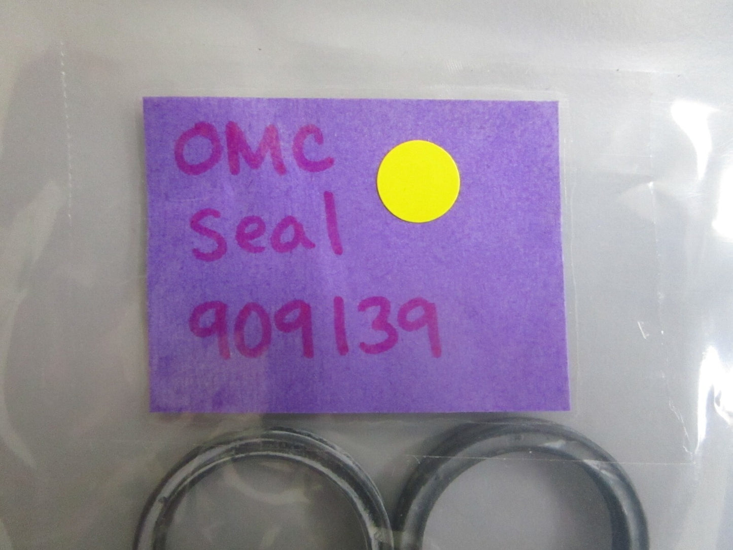*NEW OEM* (LOT OF 2) 0810 OMC Johnson Evinrude Seal 909139 0909139