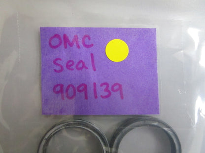 *NEW OEM* (LOT OF 2) 0810 OMC Johnson Evinrude Seal 909139 0909139