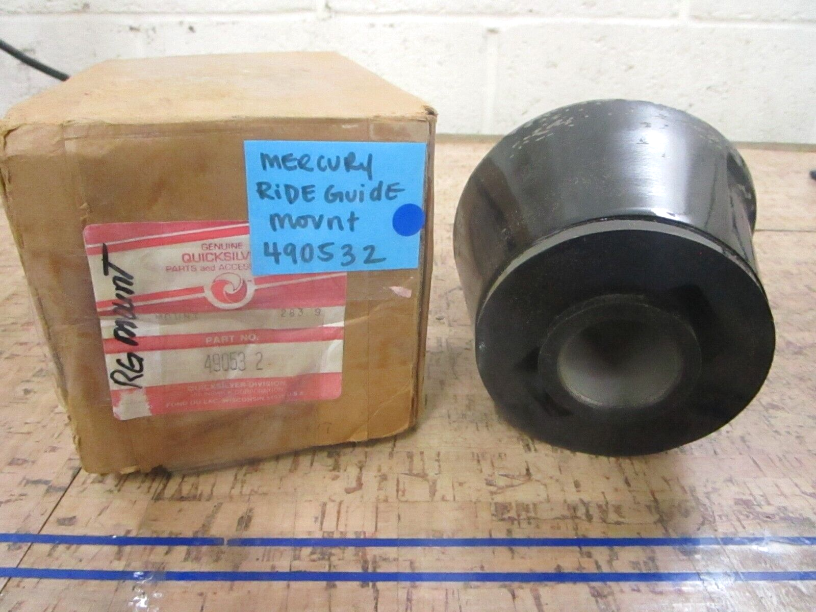 *NEW OEM* 0780 Mercury Quicksilver Ride Guide Mount 490532