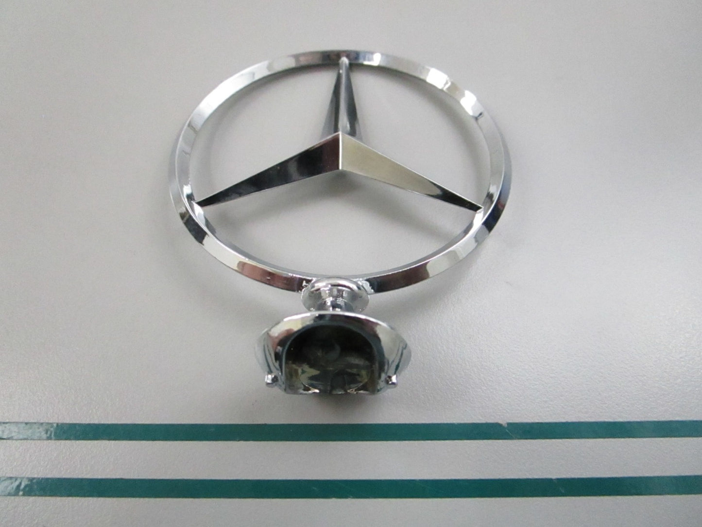NEW OEM A1155860188 Mercedes-Benz Hood Ornament 0810