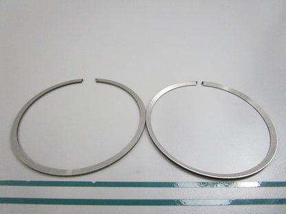 NEW OEM 385666 0385666 OMC Johnson Evinrude 2 Piston Ring Set 0810