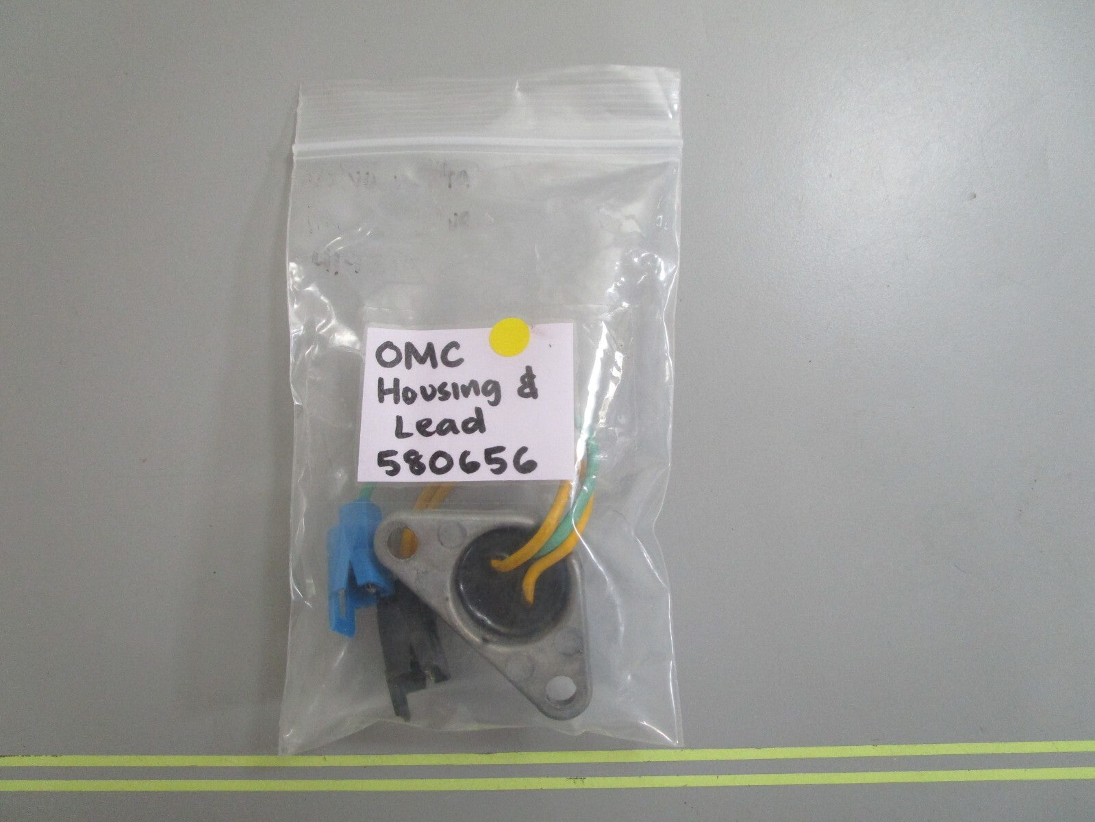 *NEW OEM* 0770 OMC Johnson Evinrude Housing and Lead 580656 0580656