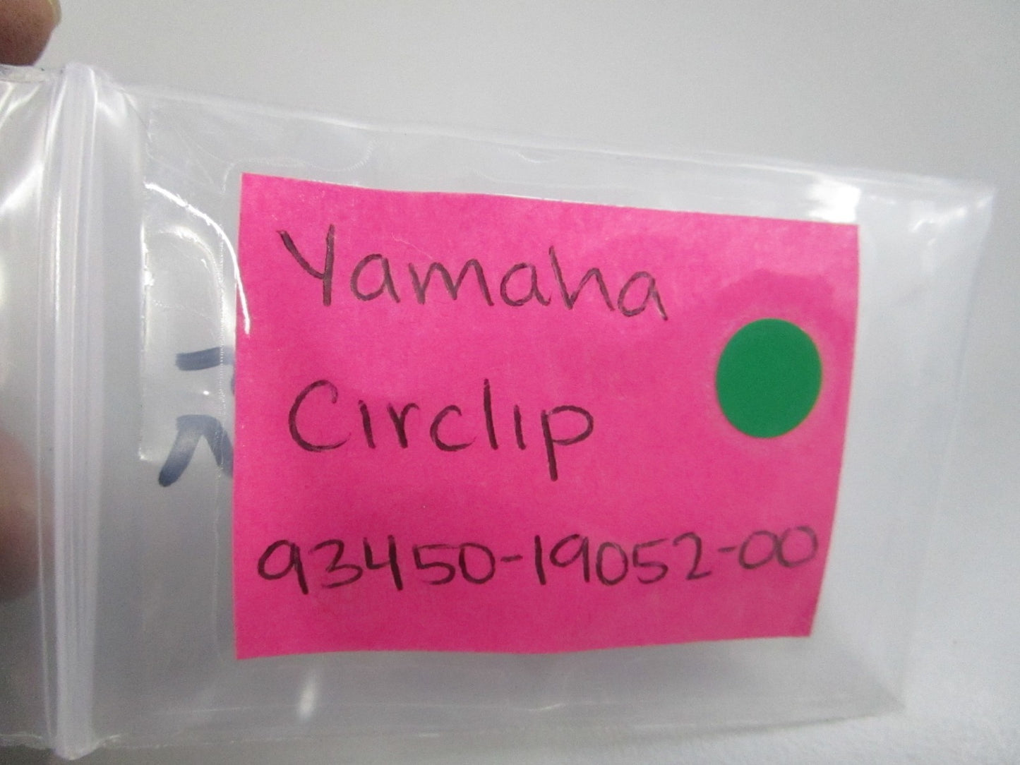 NEW OEM (LOT OF 5) 93450-19052-00 Yamaha Circlip 0810