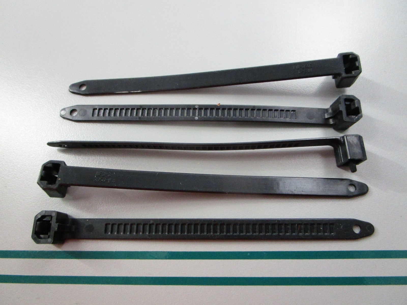 NEW OEM (LOT OF 5) 90465-13M39-00 Yamaha Clamp 0810