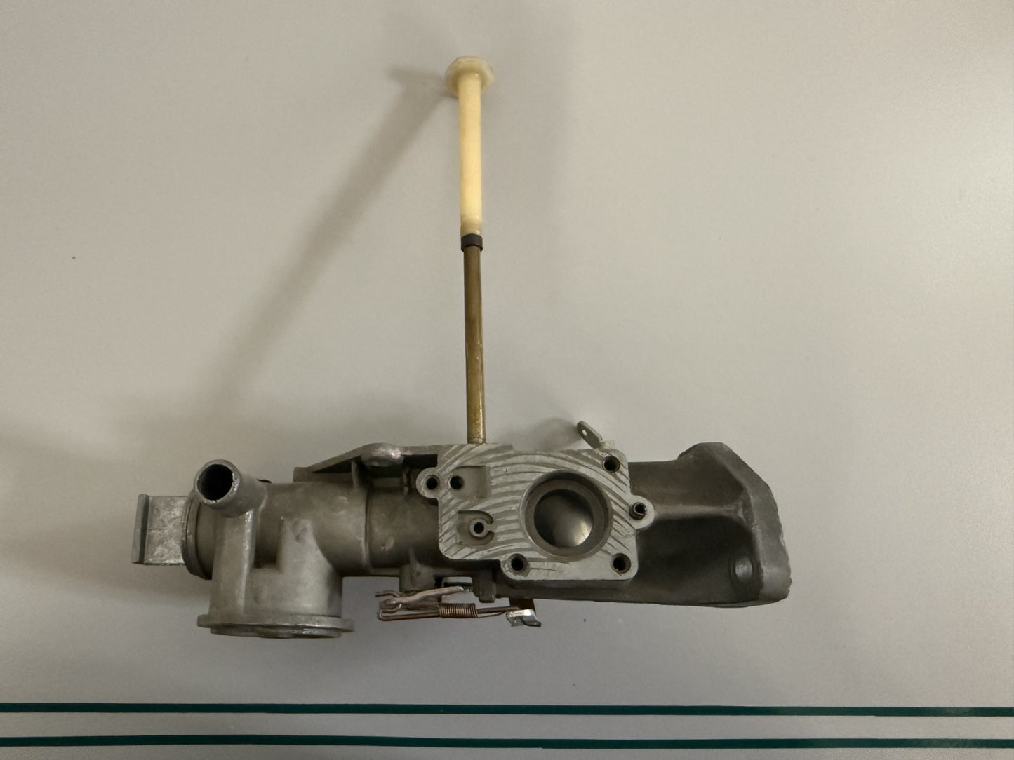 NEW OEM 390161 Briggs & Stratton Carburetor 0820