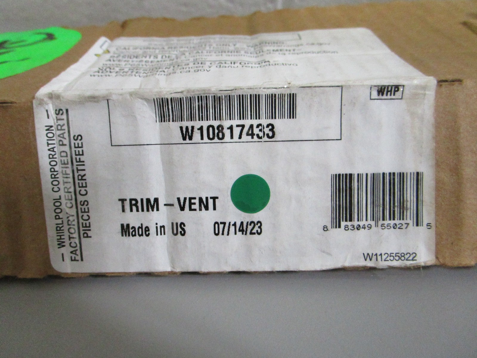 Whirlpool NEW OEM Range Oven Door Vent Trim W10817433 White NOS Part 0820