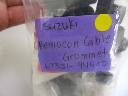 *NEW OEM* 0750 Suzuki REMOCON CABLE GROMMET 67331-94400
