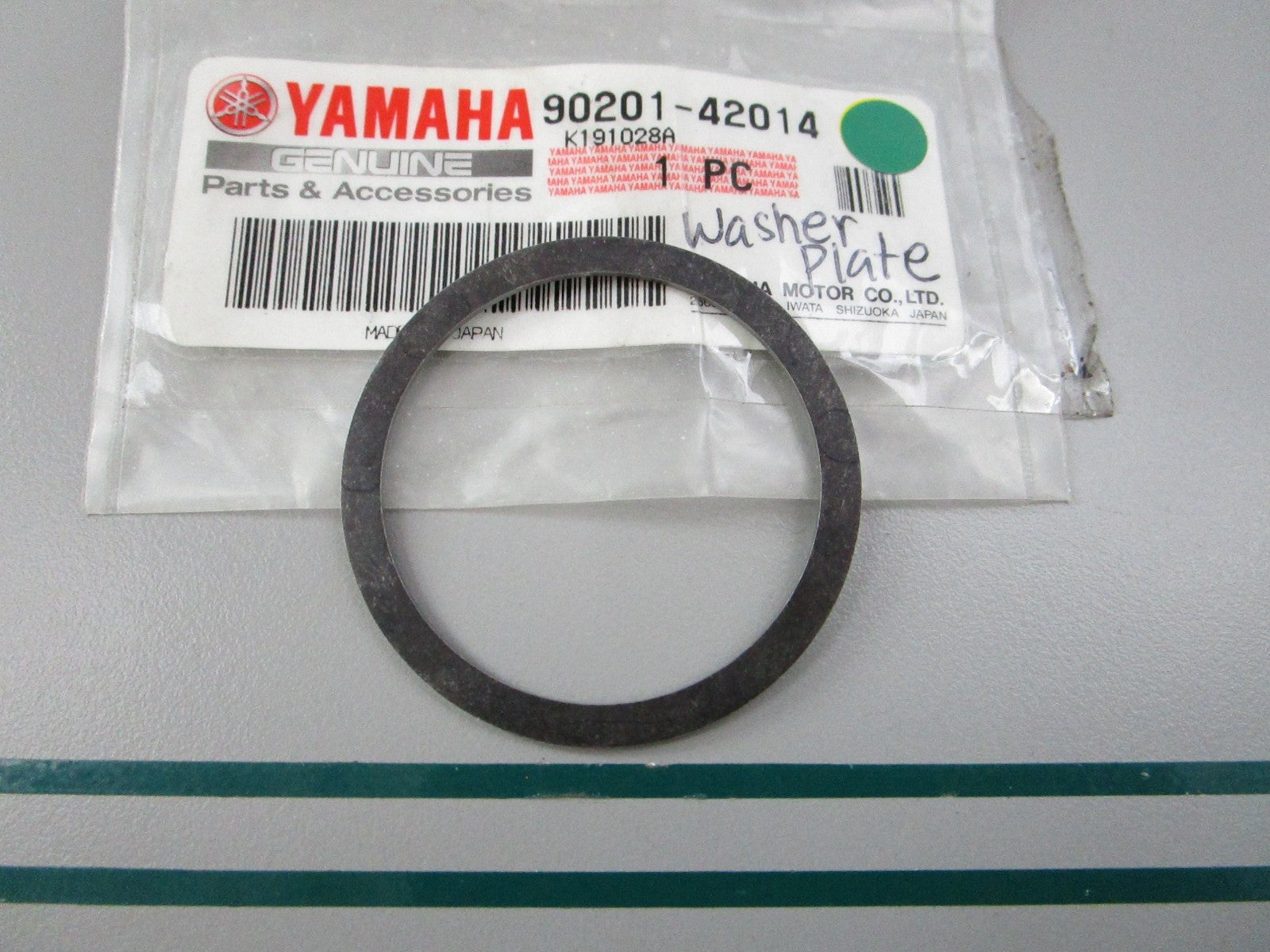 NEW OEM 90201-42014-00 Yamaha Washer Plate 0810