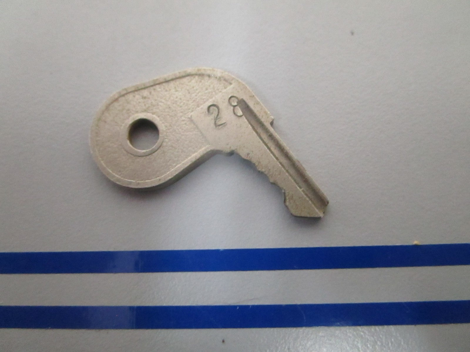 NEW OEM 501793 0501793 OMC Johnson Evinrude #28 Ignition Key 0810