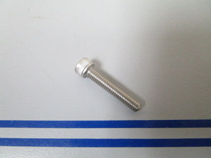 *NEW OEM* 0810 Mercury Quicksilver Screw 846500
