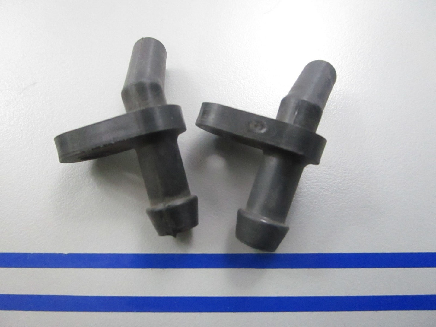 *NEW OEM* (LOT OF 2) 0810 Mercury Quicksilver Nozzle 52889